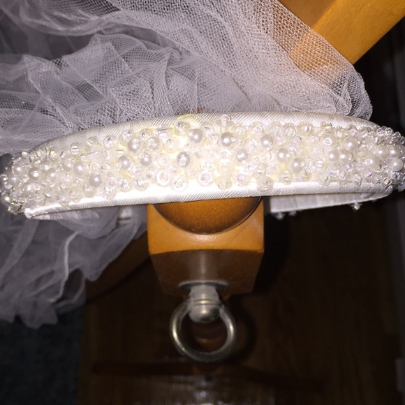 First Holy Communion Dress with veil - Picture 7 of 8